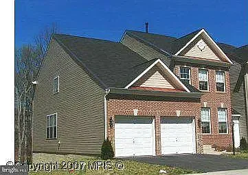 5 bed, 4041 sqft, $4,295 — Photo 1