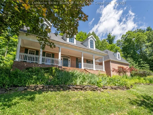 34 E Coventry Rd, South Charleston, WV 25309