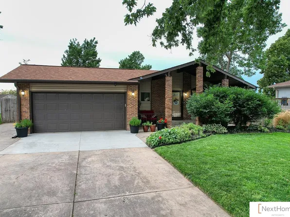 5609 Stonecliffe Ct, Lincoln, NE 68516