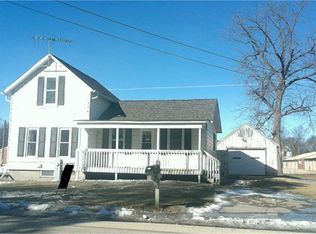 202 8th Ave SW, Waverly, IA 50677