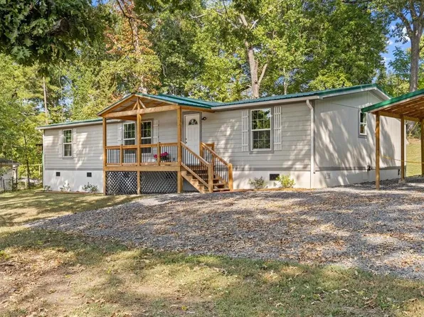 612 Wooded Hills Dr, Dalton, GA 30721