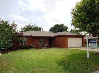 1308 9th St, Shallowater, TX 79363