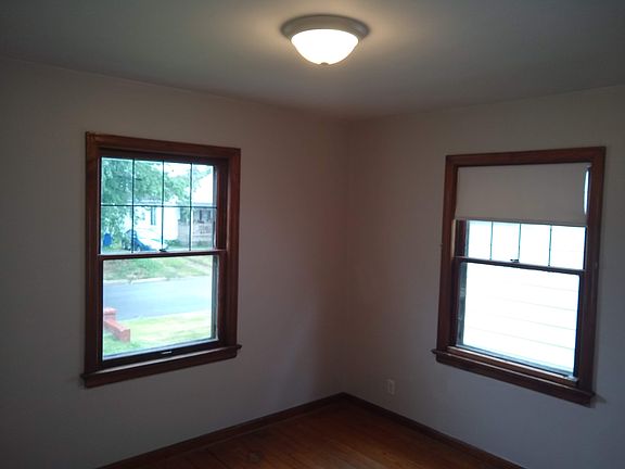 4th image of 2901 Hiawatha St