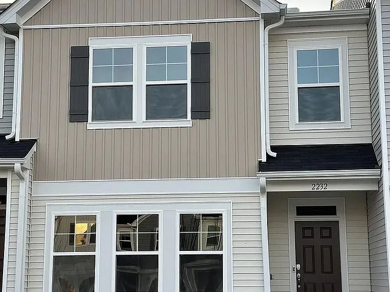 2232 Kasota Ln — Photo 1