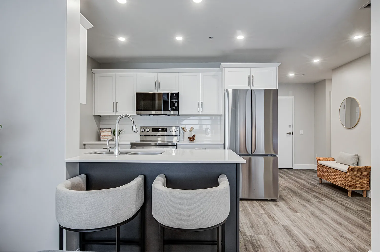 Lora Apartments — Photo 1