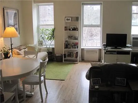 Rented by Fenwick Keats Real Estate | media 33