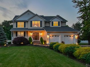 81 Hollywood Ave, Fairfield, NJ 07004