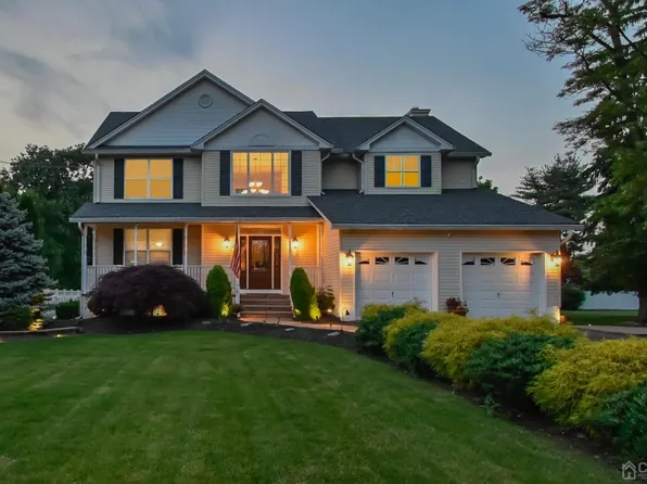 81 Hollywood Ave, Fairfield, NJ 07004
