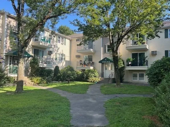 1261 Church St APT 34, New Bedford, MA 02745