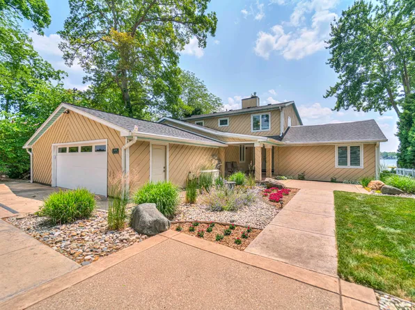 8718 N Shore Dr, Clarklake, MI 49234