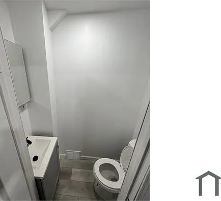 2145 N Dover St — Photo 5