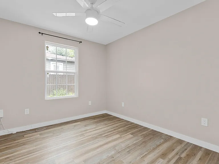 3909 Willbert Rd #B — Photo 11