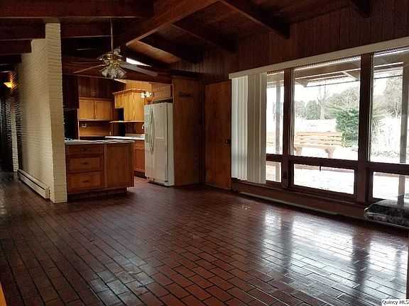 2nd image of 301 Lincoln Hl NW