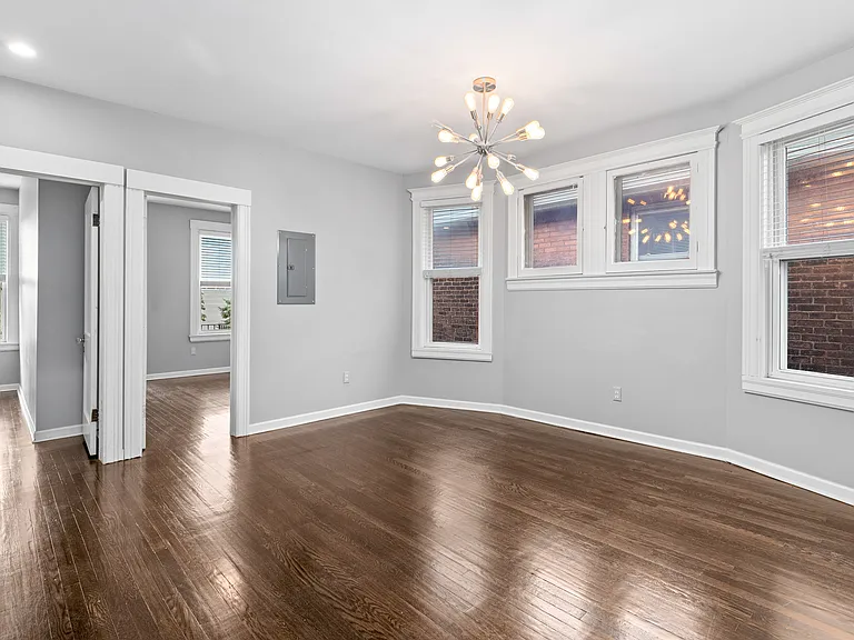 310 Hendrie St — Photo 3