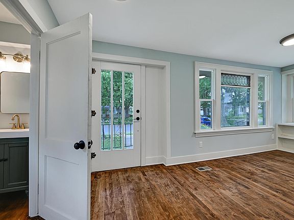 2nd image of 4416 46th Ave S