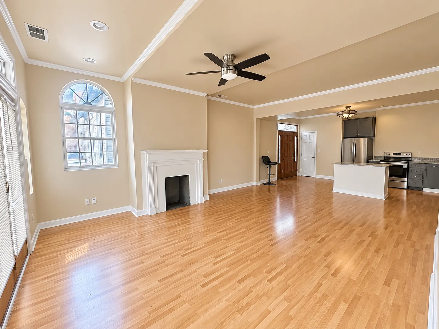 4 bed, 1.5 bath, $2,100 — Photo 1