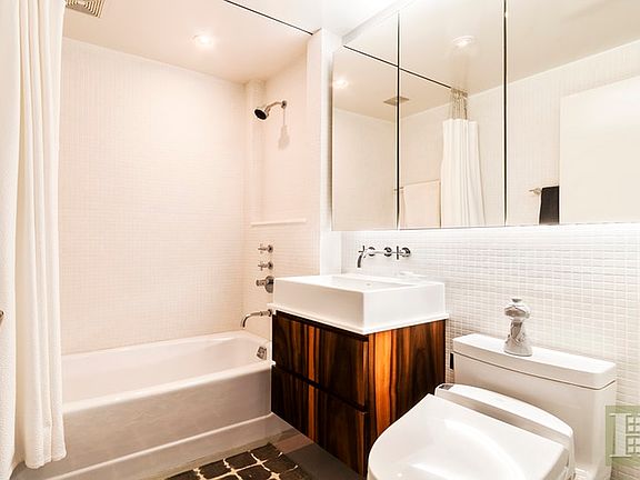 5th image of 22-26 W 15th St APT 8E