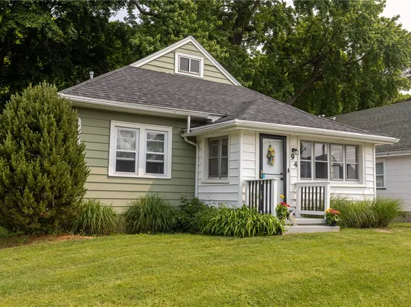 94 Birchwood Dr, Rochester, NY 14622