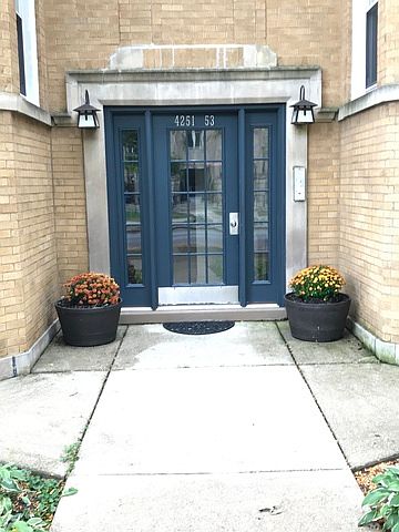 1st image of 4251 N Mozart St APT 1s