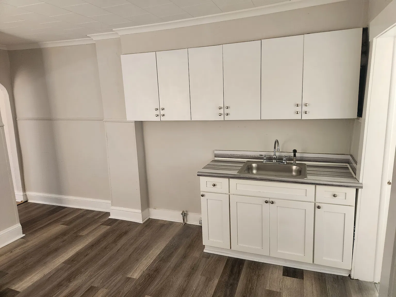 3 bed, 1300 sqft, $1,250 — Photo 1