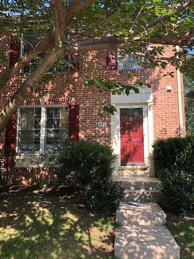 3 bed, 3.5 bath, 1452 sqft, $2,800 — Photo 1