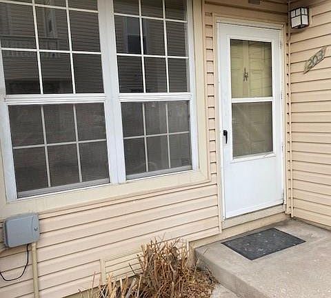 4th image of 965 S Miller Street #203