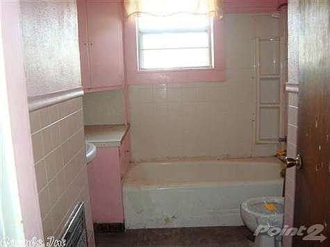 3rd image of 521 W 26th Ave