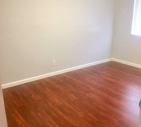 5th image of 21825 Thelma St APT 3