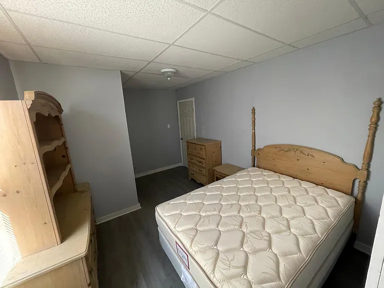 2407 Duncan St — Photo 9