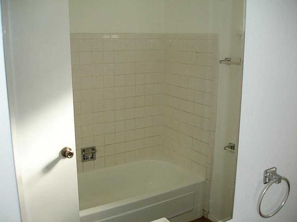 1st image of 209 Stratmore Dr