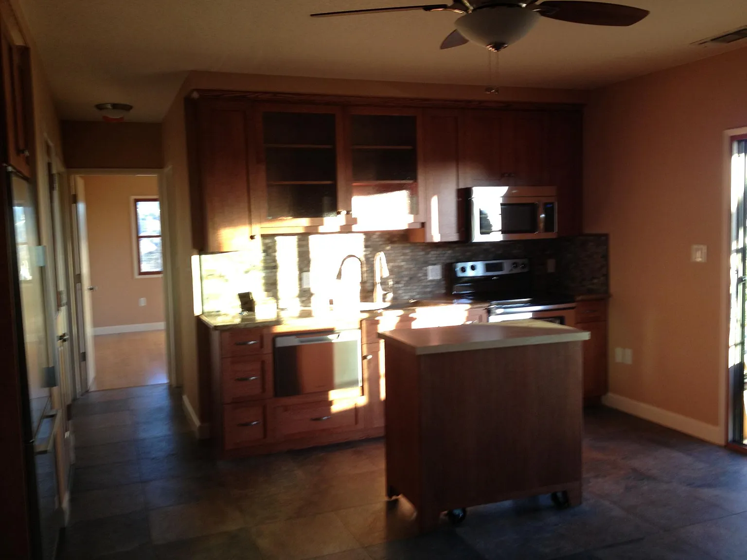 1 bed, 600 sqft, $1,700 — Photo 3