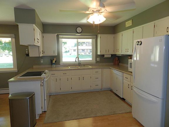 5th image of 6373 Crestwood Ave