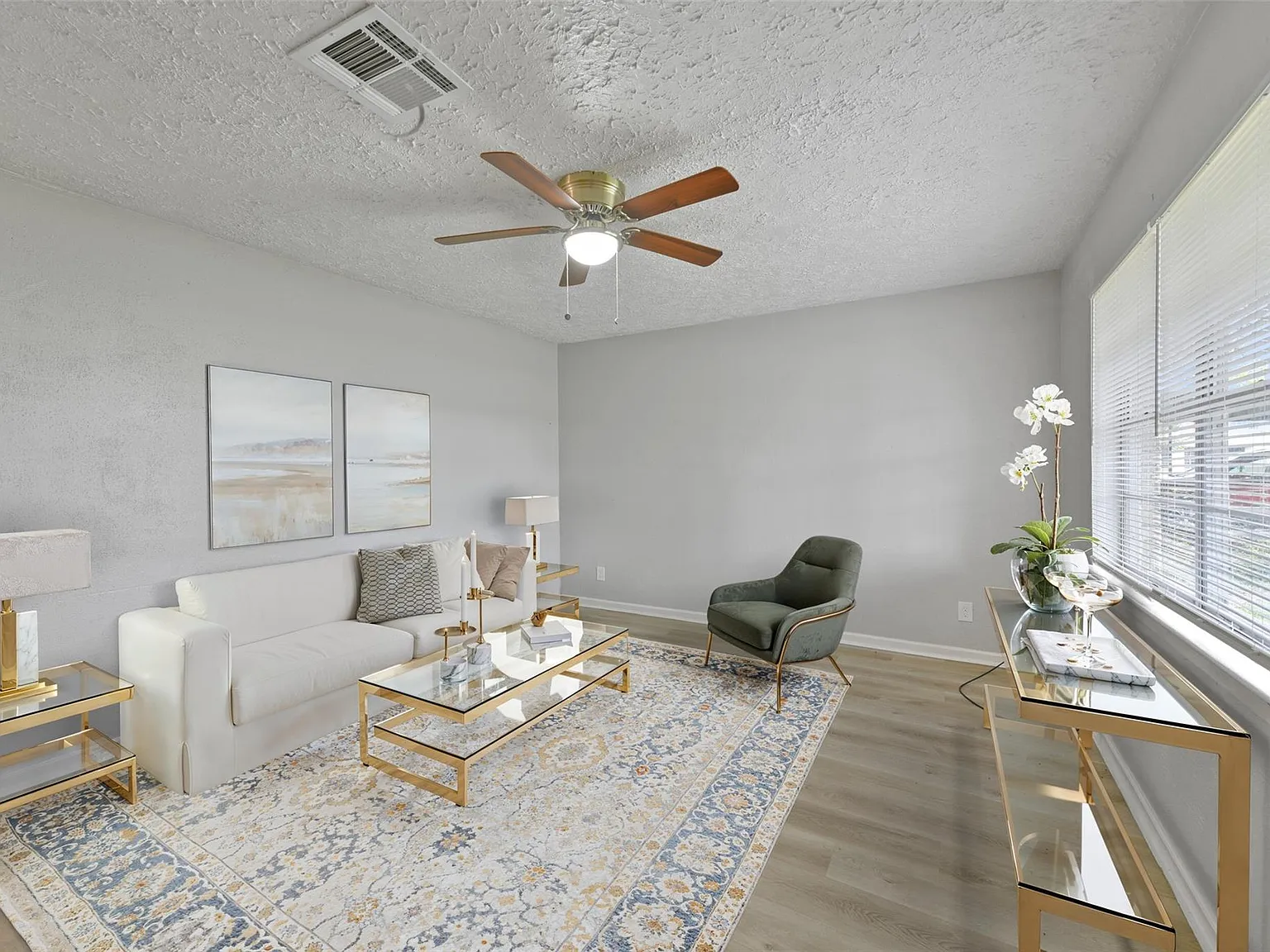 4 bed, 2.0 bath, 1470 sqft, $1,800 — Photo 1