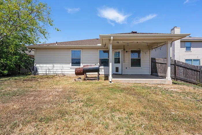 3 bed, 2.0 bath, 1560 sqft, $1,795 — Photo 2