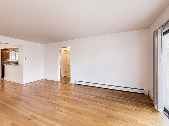 5th image of 6852 N Northwest Hwy APT 3B