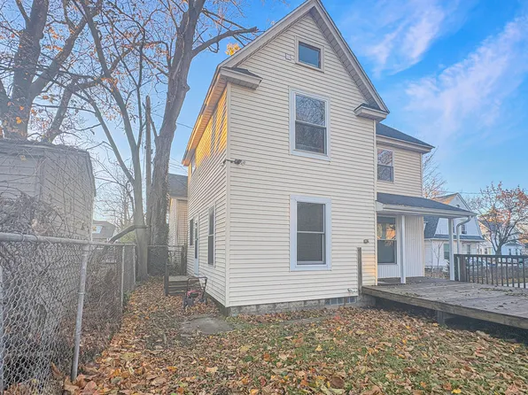 748 Lake Michigan Dr NW, Grand Rapids, MI 49504