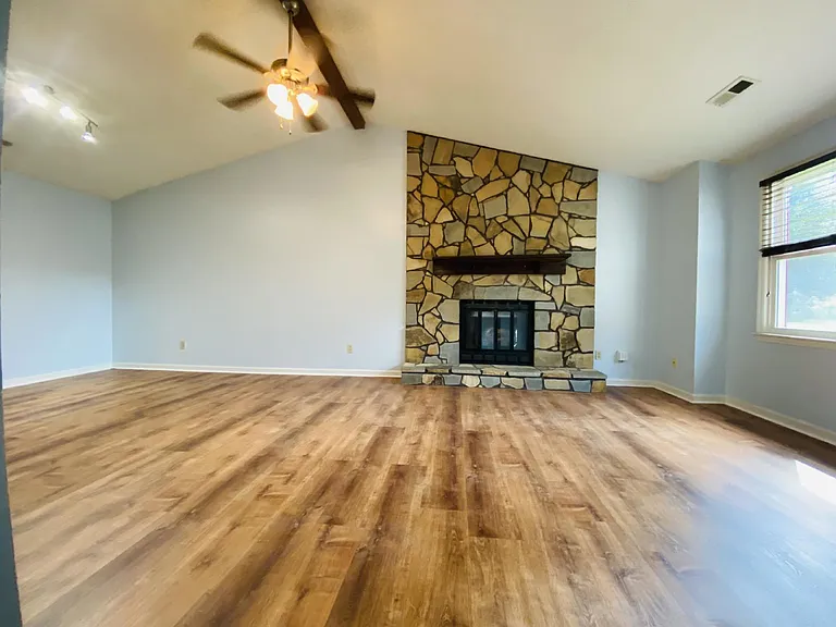 212 S Elton Cir — Photo 3