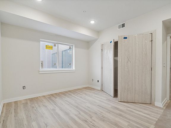 4th image of 3727 Lancaster Ave #300