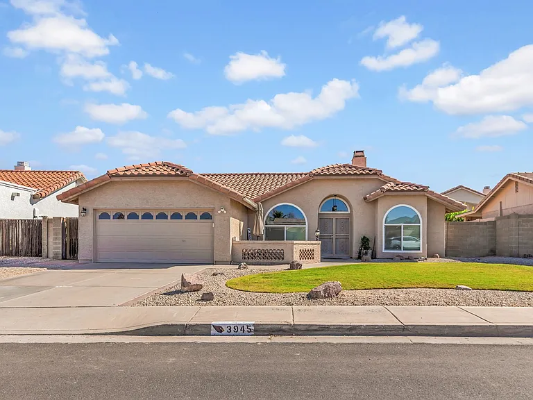3945 E Salinas St — Photo 23