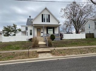 583 W Lebanon St, Nashville, IL 62263