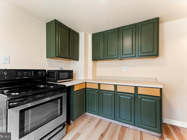 251 Hickory St — Photo 14
