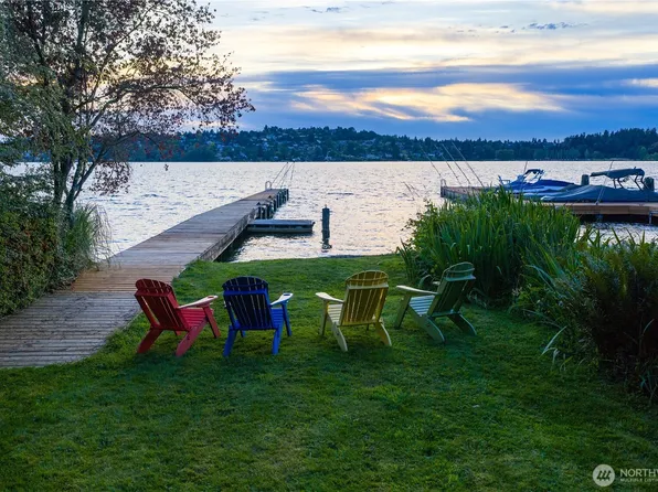 7236 Holly Hill Dr, Mercer Island, WA 98040