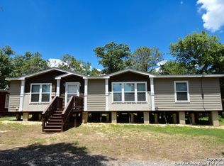 4011 Native Oak Dr, Elmendorf, TX 78112