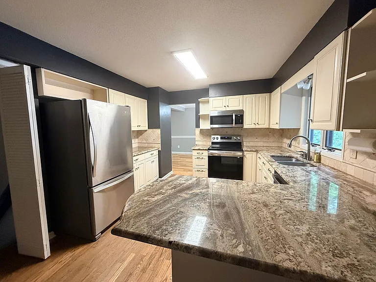 5004 Cardinal Cir — Photo 8