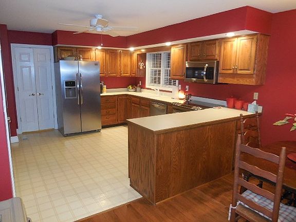 5th image of 4327 Saint Olaf Cir