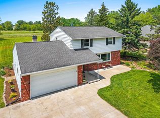 3630 Lost Ln, De Pere, WI 54115