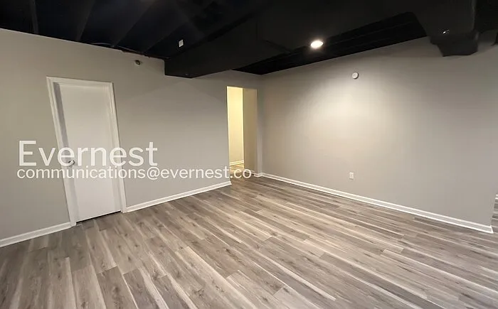 5328 Balboa Ave — Photo 8