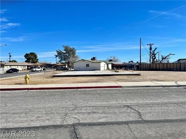 2113 Hassell Ave, North Las Vegas, NV 89032