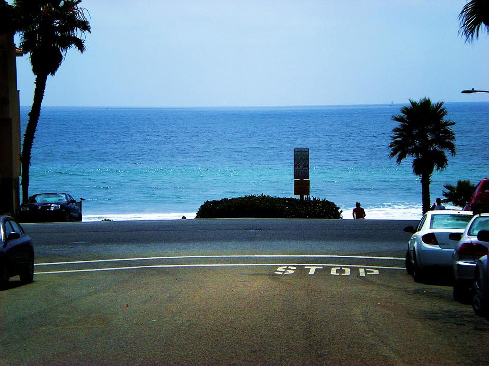 100 STEPS TO THE OCEAN
