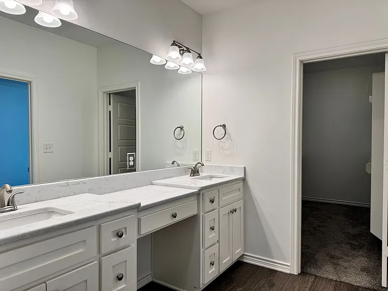 3704-3784 Cottage Park Cir — Photo 29